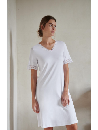 hanro Short-sleeved-white nightgown MOMENT