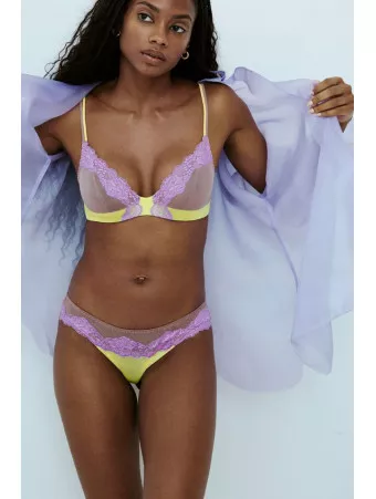 Sarda Deep plunge bra make up BREMER